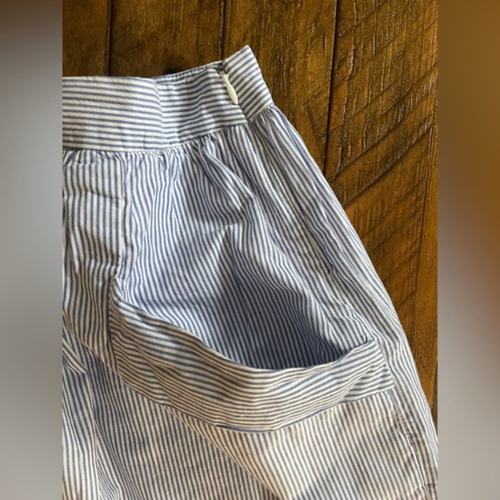 Gap skirt.
